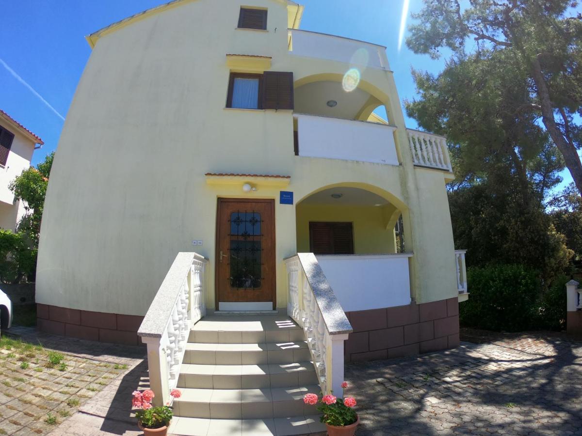 Apartments Stanko Petrčane Kültér fotó